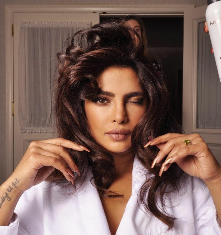 Priyanka Chopra all set to launch eco-friendly Anomaly Hair Care in India –   – Bollywood News, Critics Reviews, Interviews, Opinions